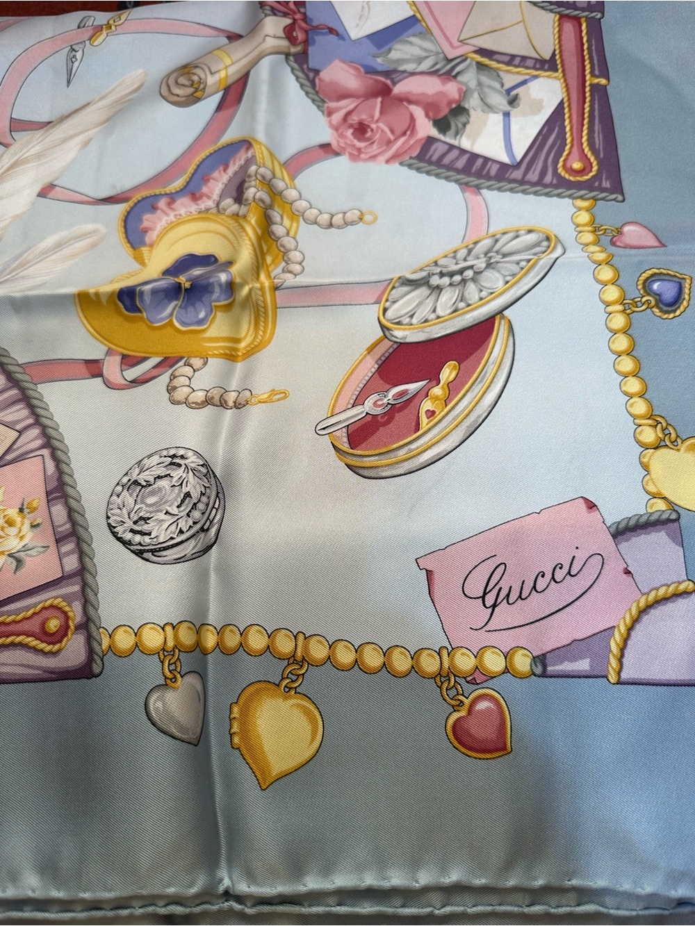 GUCCI ❤️🌟GOLD HEART AND FEATHER PRINT SCARF ⭐️ - Picture 4 of 4
